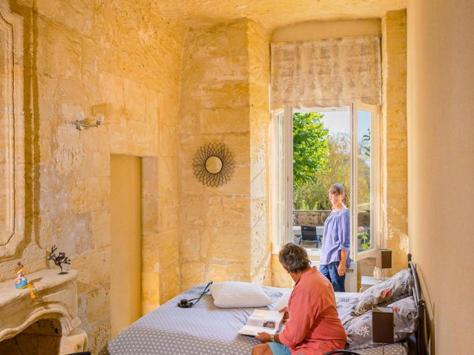 Maison Troglodyte Elegante Avec Spa, Salle De Jeux Et Jardin Clos A Vouvray - Fr-1-381-87 Exterior foto